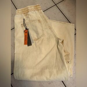 American Bazi Women’s Light Yellow Barrel Jeans Size Medium